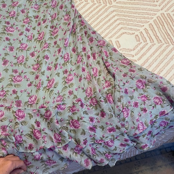 ASTR pink and blue flowy dress - Picture 6 of 8